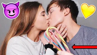 CANDY CANE KISSING CHALLENGE WITH MY GIRLFRIEND!