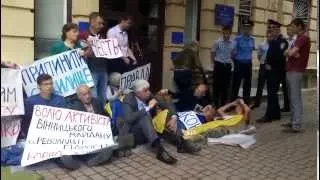 Акценти. Політ яйця та розбірки під судом.  В головних ролях Анатолій Чайка