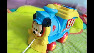 Disney Baby Mickey And Friends Music Train / Игрушка-каталка Disney Паровозик Микки и Друзья обзор