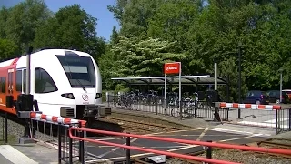 Spoorwegovergang Grijpskerk // Dutch railroad crossing