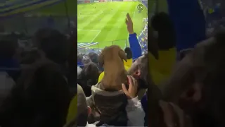 Boca le ganó sobre la hora a Deportivo Pereira y había un particular fanático en la hinchada