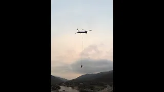 Boeing  Chinook fighting fires west of Thredbo with a 360 camera