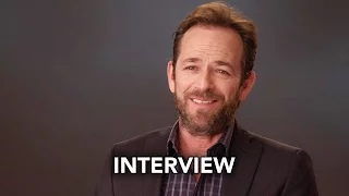 Riverdale (The CW) Luke Perry Interview HD