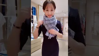 How to tie a scarf