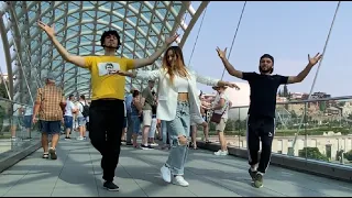 Девушка Танцует На Мосту В Тбилиси Лезгинка Как Кино 2022 Влюблена Чеченская Песня Топ ALISHKA