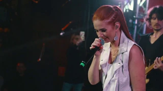 Лена Катина - Нас не догонят live 2019