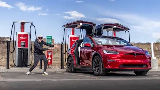 Tesla Model X Plaid 70-MPH Highway Range Test! Jordan Goes Far Below 0% To Get Every Mile Possible