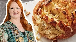 Roasted Garlic and Four-Cheese Pull-Apart Bread | The Pioneer Woman | Food Network