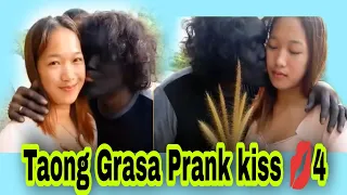 Taong Grasa Prank Kiss 💋 4