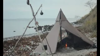 3 days solo bushcraft - canvas tent, cooking on hot stone, adjustable pot hanger