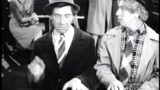 Solo de piano de Chico y Harpo Marx - The Big Store (1941)