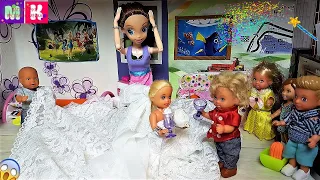 THERE WILL BE NO WEDDING! BITE ME BEE😂 Katya and Max are a funny family! Funny Barbie Dolls LOL