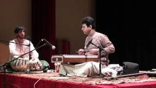 Madan Oak Performing Raga Rasik Priya Drut Teentaal on Santoor