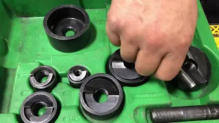 Cómo usar el Knock Out Set para realizar hoyos en láminas o cajas metálicas (Greenlee)