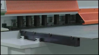 Nożyce gilotynowe hydrauliczne CNC HVR | chmpolska.pl