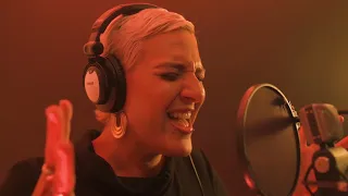 Alanna Royale - Fall In Love Again (Live in Queen Ave Studios)