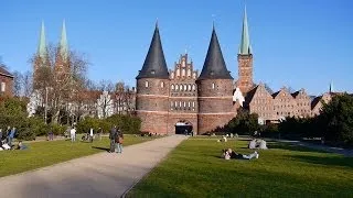 Lübeck, Holstentor, Holstentorplatz, Altstadt - Full HD (1080p) Videobild