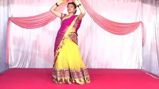 Priya Dawange dance at  Harshada's Haldi ceremony