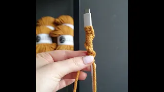 [TUTO] Macramé : Comment réaliser facilement un chargeur de téléphone en demi clés spirales