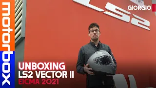 LS2 a EICMA 2021 | L'UNBOXING del CASCO Vector 2 insieme ad Andrea Tramacere