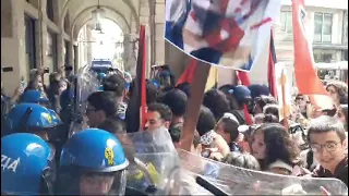 Padova. Studenti cercano di entrare al Bo al grido di «Libertà per Gaza»: scontri con la polizia