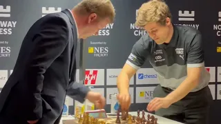 Vishy Anand Beats Magnus Carlsen and Magnus Looks SUPER UPSET While He is Setting Up His Pieces