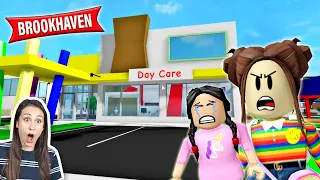 ROBLOX BROOKHAVEN: MIJN ZUSJE MEA-LY NAAR HET KINDERDAGVERBLIJF BRENGEN! || Let's Play Wednesday