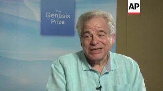 Violinist Itzhak Perlman blasts Donald Trump over disabled journalist