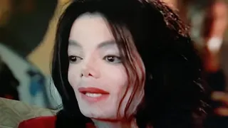 Michael Jackson grows beard, calls newspaper reporter an ignorant fool