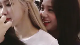 Lisa & Rosé (chaelisa) || Impossible