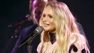 Miranda Lambert's CMA Performance of 'Settling Down' Was Simple + Beautiful