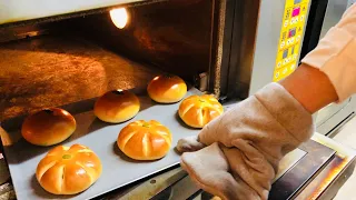 Amazing! Making beautiful bread that looks like running water | Japanese Bakery