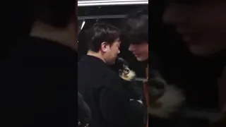 yeontan;s face when taehyung left 😭