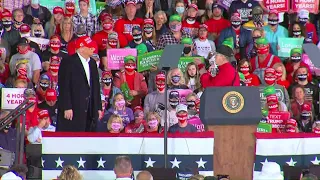 Dan Gable speaks at President Trump  rally in Des Moines (October 14, 2020)