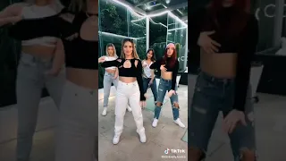 Tik tok de Kimberly Loaiza y carolfermich