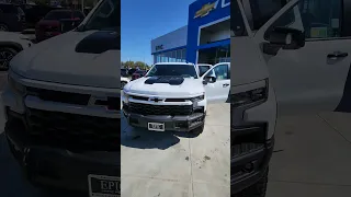 1 Minute Reviews with Ronnie ✨️ SILVERADO ZR2 BISON