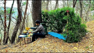 solo bushcraft camping trip  woodbuilding-cooking paradisis