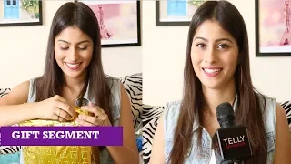 Aparna Dixit Receives Gifts From Her Fans |  Gift Segment | Telly Reporter Exclusive