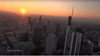 Commerzbank Turm - Deutschlands höchstes Hochhaus feiert Geburtstag