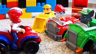 Щенячий патруль-Paw patrol cartoon toy строят железную дорогу. Мультики для малышей .