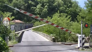 Spoorwegovergang Fosciandora Ceserana (I) // Railroad crossing // Passaggio a livello