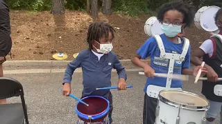 Can you play the drums ?