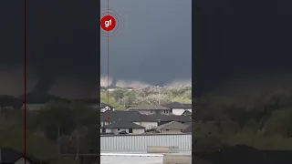 Tornados destroem casas e deixam feridos nos Estados Unidos #shorts