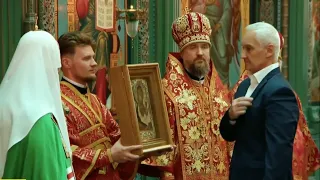 Патриарх Кирилл подарил министру обороны икону и благословил Андрея Белоусова