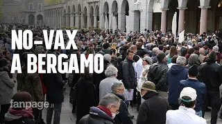 Bergamo, 600 no-vax (e sanitari) nella provincia simbolo della pandemia: "Nei vaccini feti abortiti"