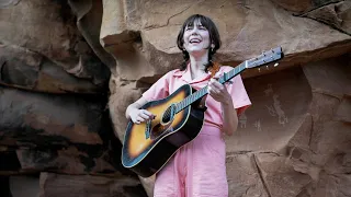 Molly Tuttle Performs “Crooked Tree” at Fort Desolation Fest