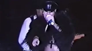 Axl Rose jumps into the crowd and attacks fan during Rocket Queen (Guns n' Roses Smackdown Riot)