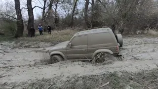 Jeep Grand Cherokee vs Land Rover Discovery vs Mitsubishi Pajero in Hard Off Road