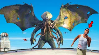 Giant Monster Attacked Los Santos in GTA 5 - Cthulhu VS Franklin