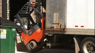 “Cross Docking” $2400 on 412 miles Monday Forklift Fail? Day in the Life of an OTR Truck Driver USA